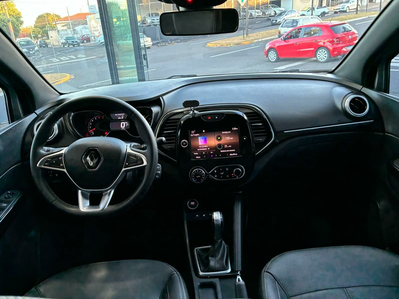 Imagem do veículo  RENAULT CAPTUR INTENSE